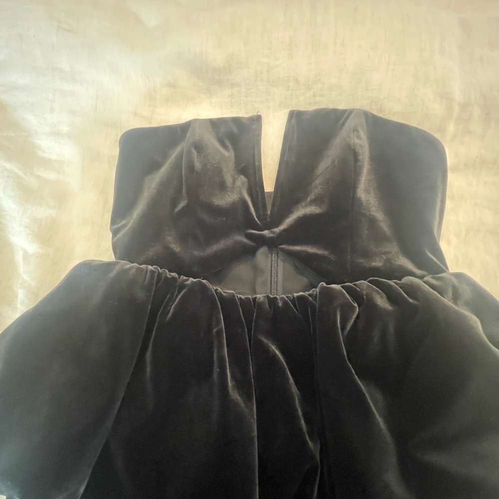Self-Portrait Strapless Black Velvet Gown. Fully lined. - Picture 6 of 7